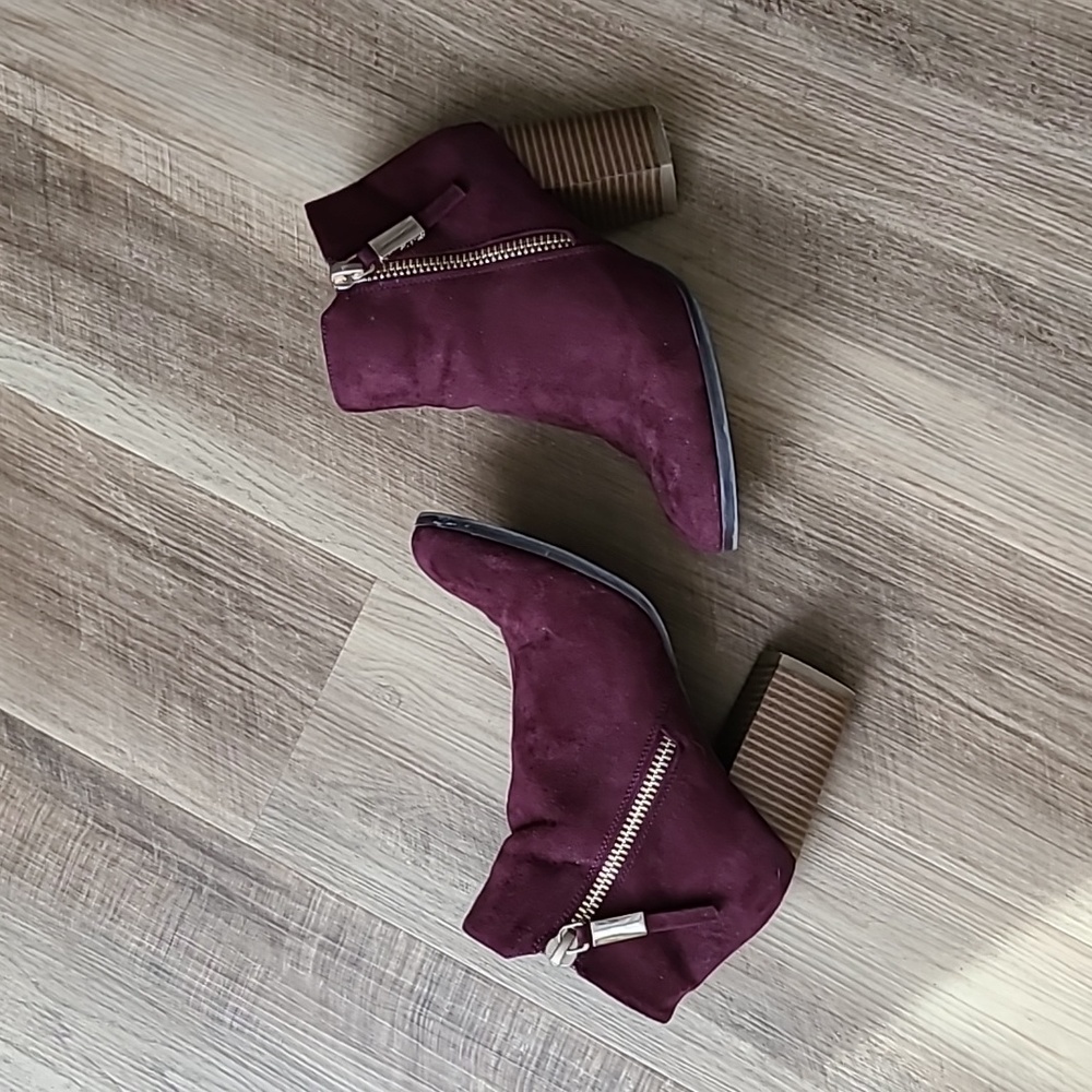 Boots - Picture 2 of 5